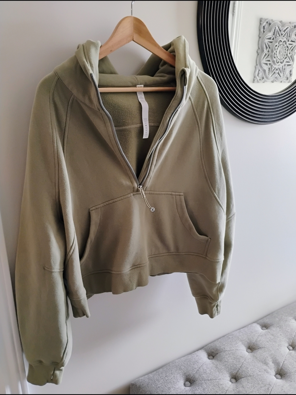lululemon Athletica Light Green Quarter-Zip Cropped Scuba Pullover